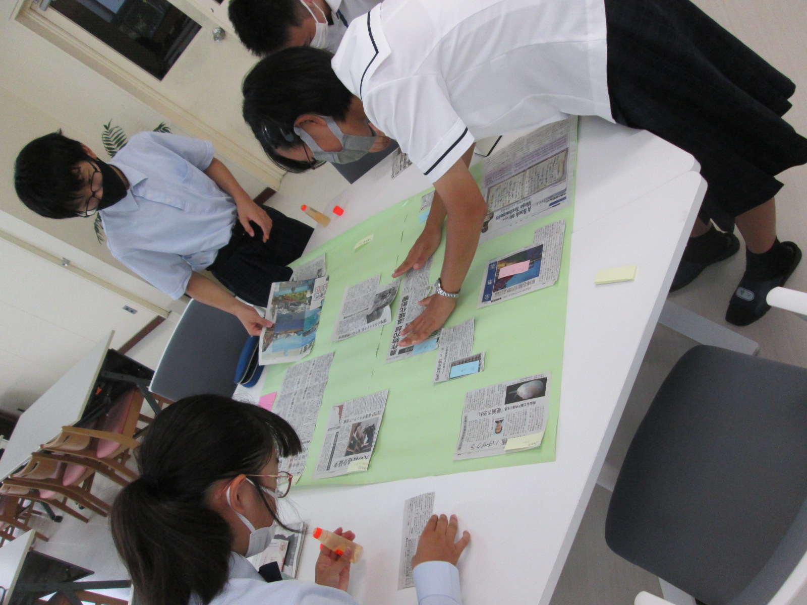 芳泉中学校・芳泉高校図書委員会交流会を行いました。 岡山県立岡山芳泉高等学校図書館